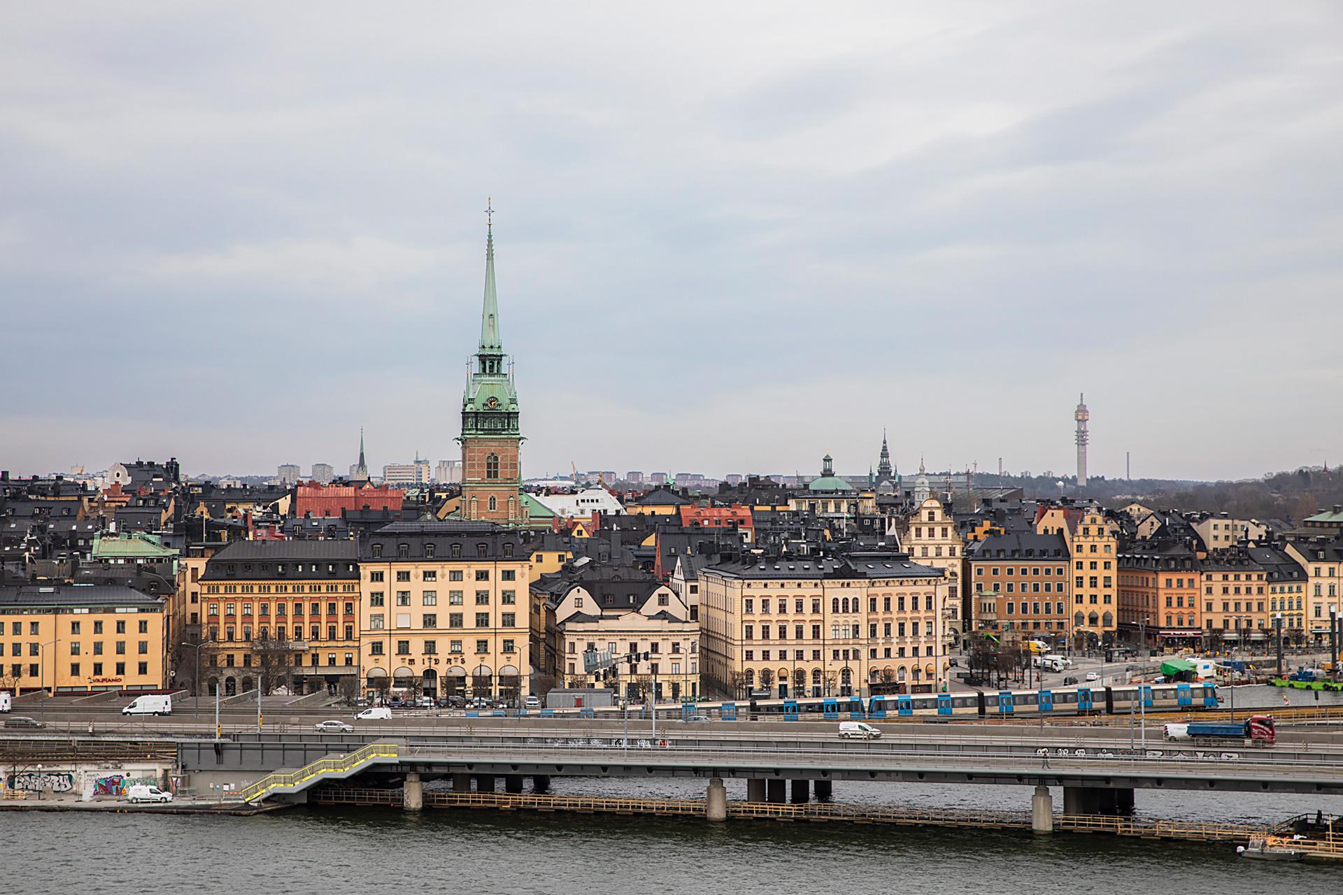 Train with live IoT data in Stockholm